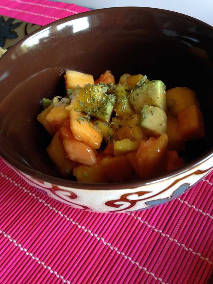 Ensalada mango papaya aguacate