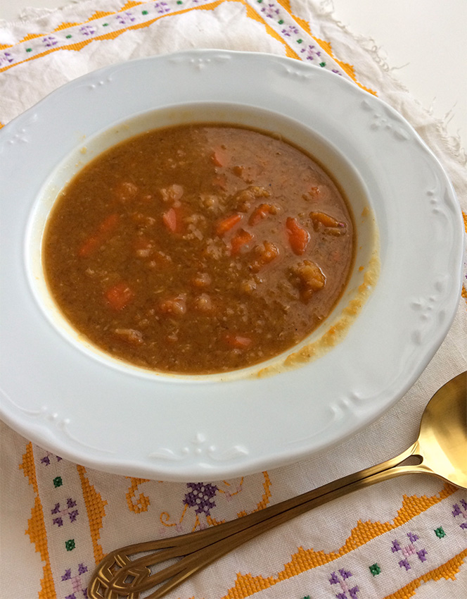 Sopa lentejas y cacahuete